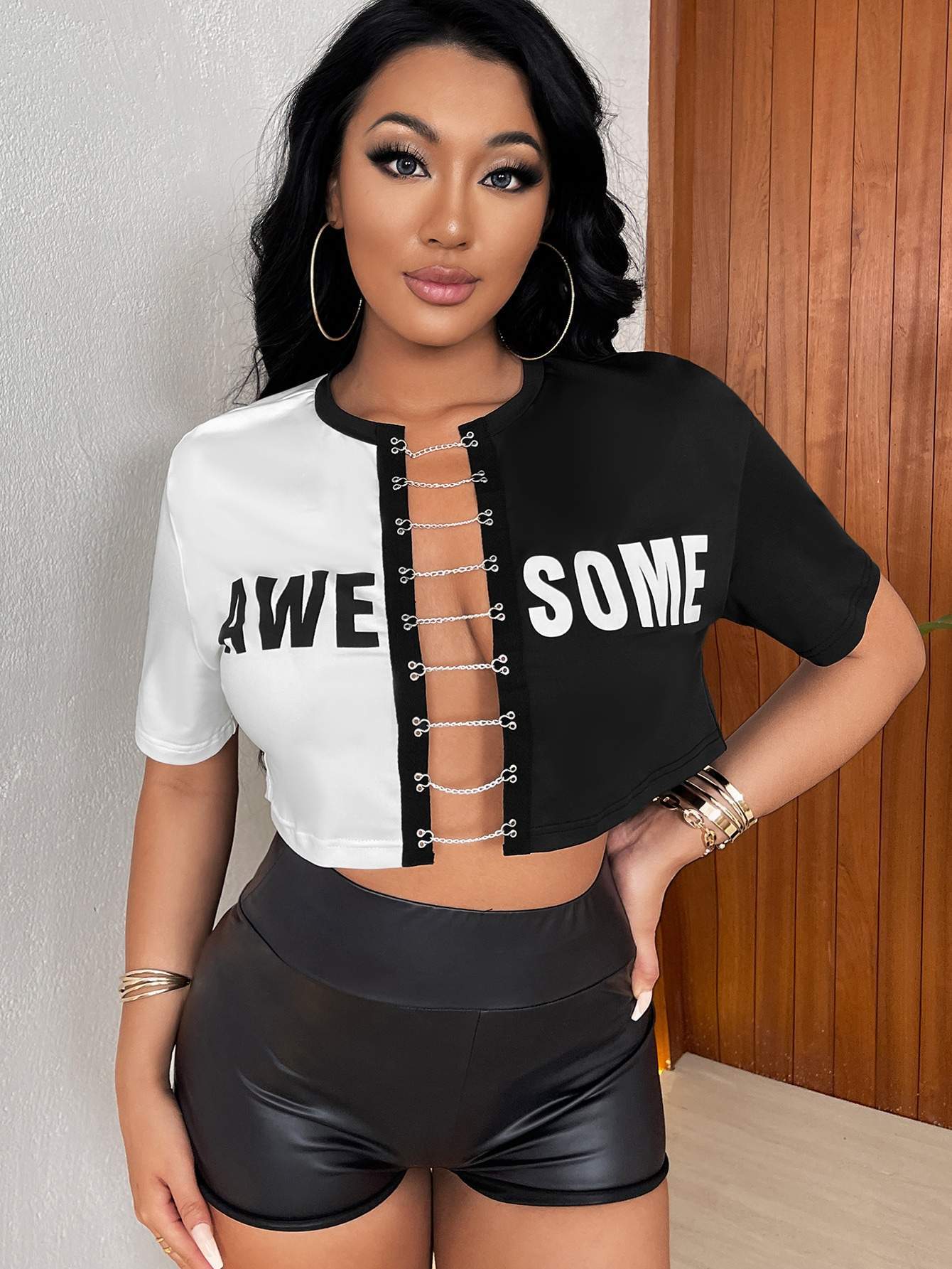 Awesome chain split T shirt